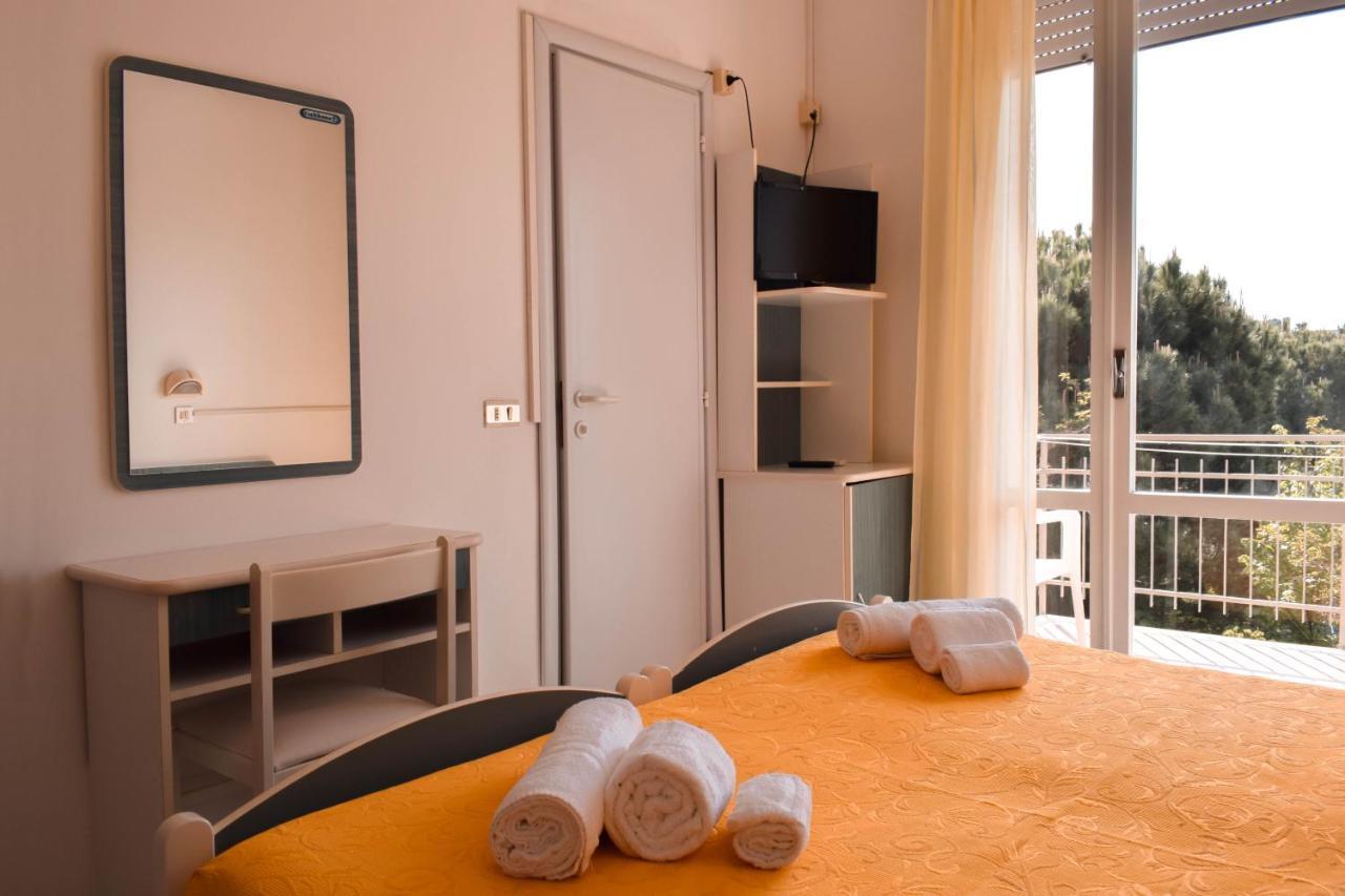 Zeus Hotel