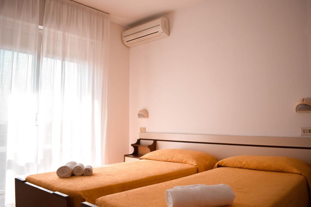 Zeus Hotel 3*